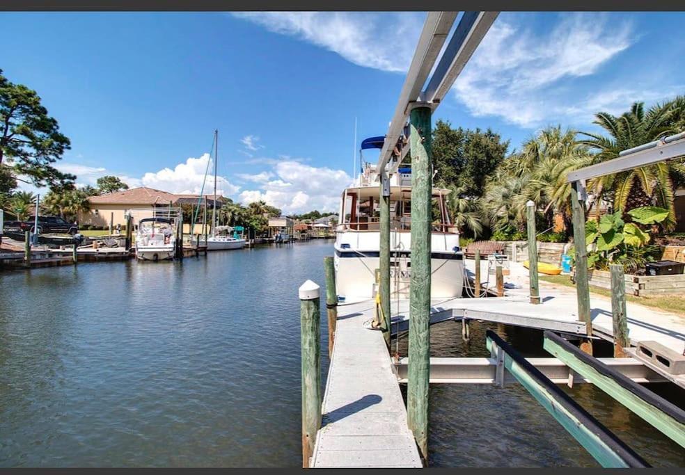 Exclusive Canal Home & Dock In Gulf Breeze Exteriör bild